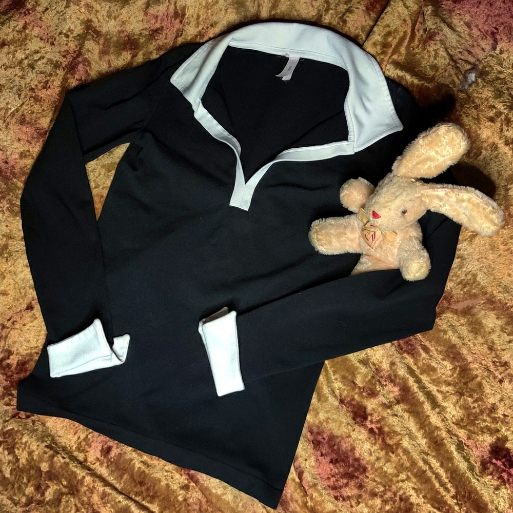 Black and white shirt size XS